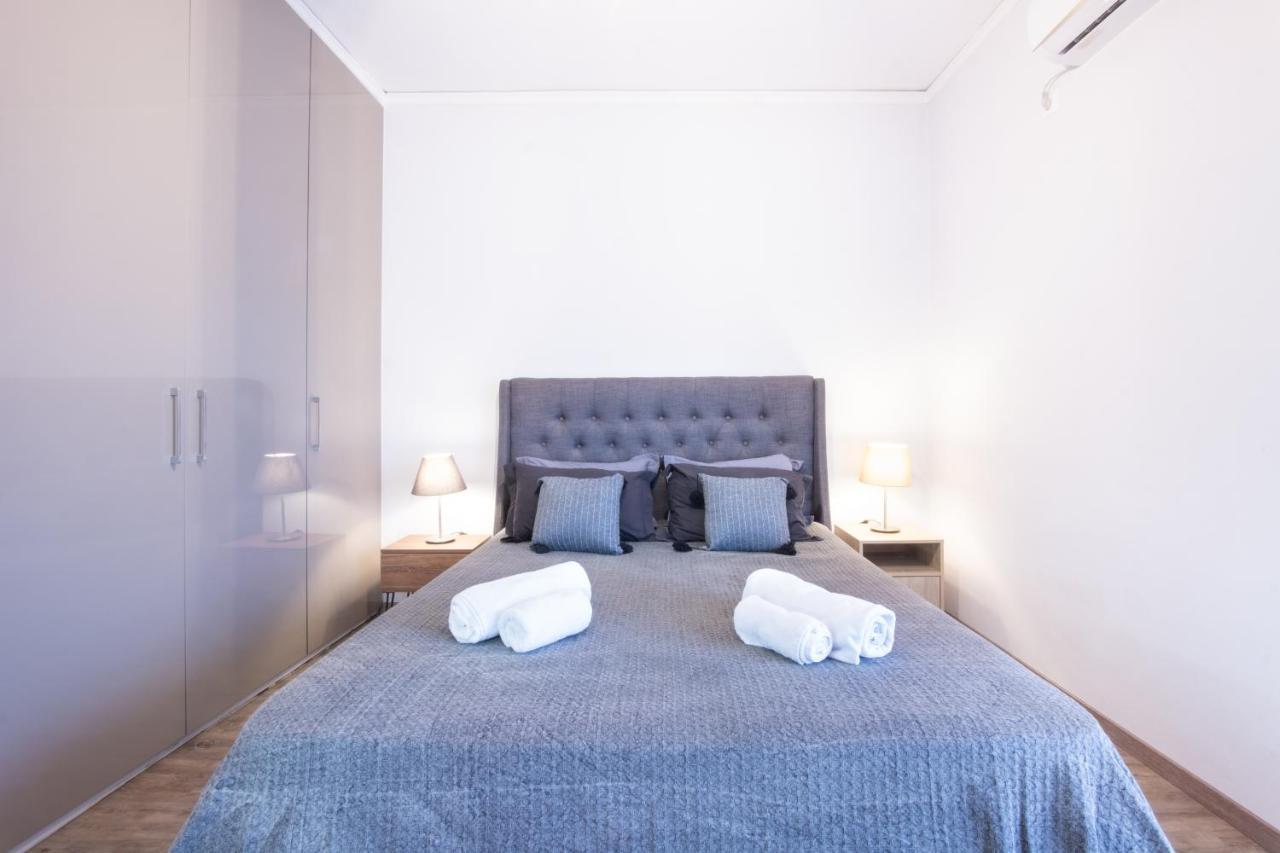 Apartment With Parking Near Medical Center Атина Екстериор снимка