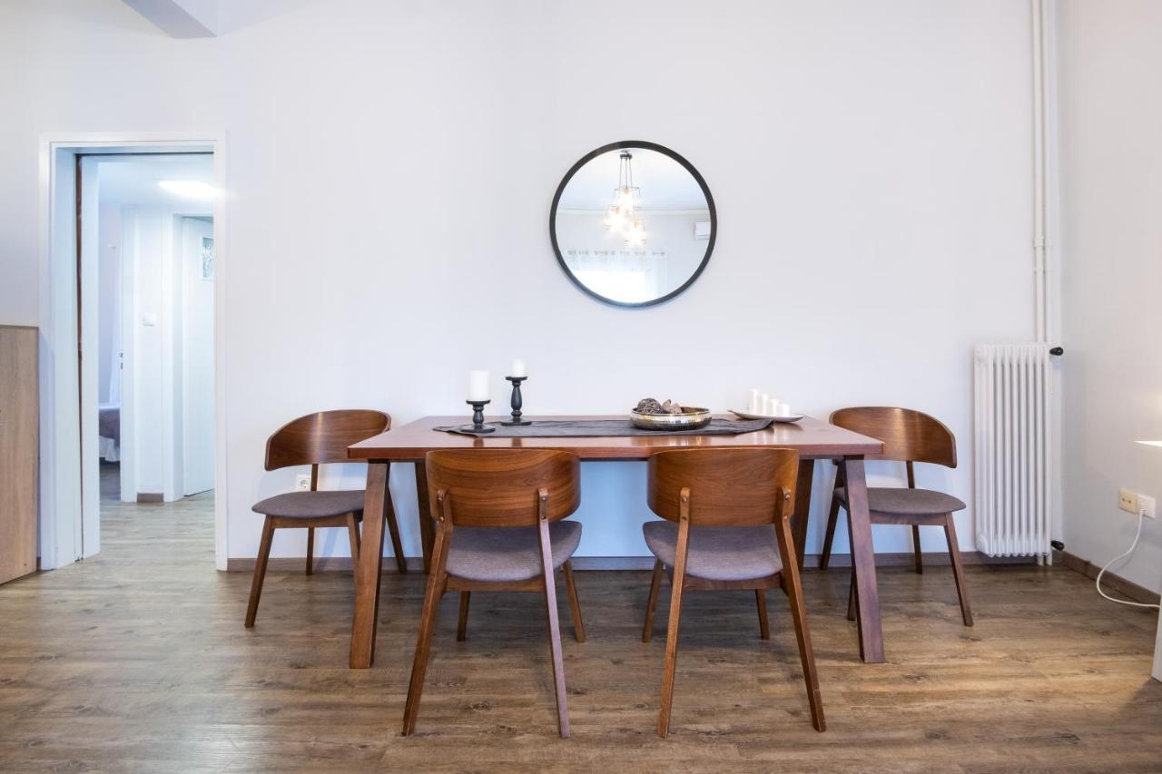 Apartment With Parking Near Medical Center Атина Екстериор снимка