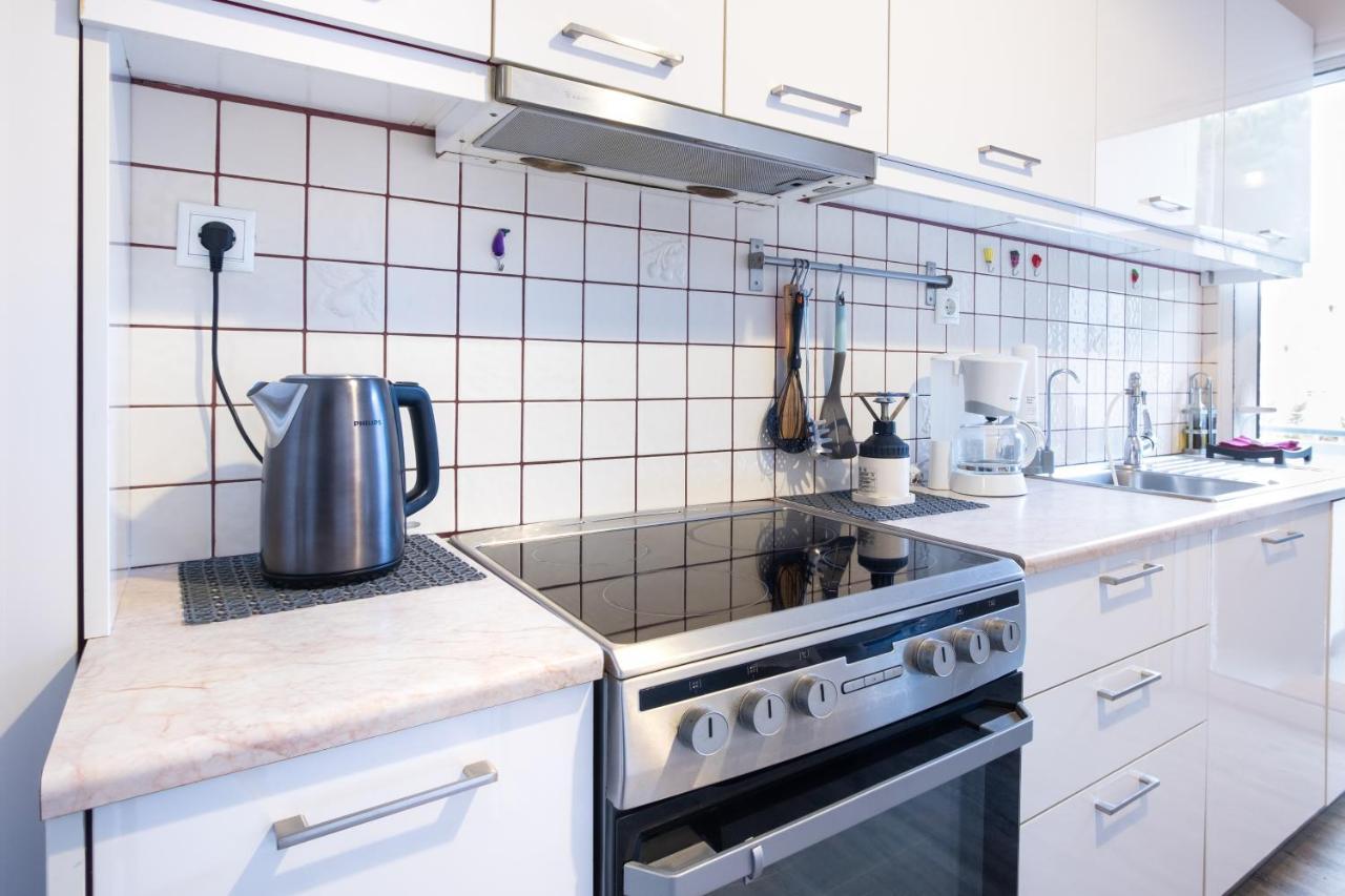 Apartment With Parking Near Medical Center Атина Екстериор снимка