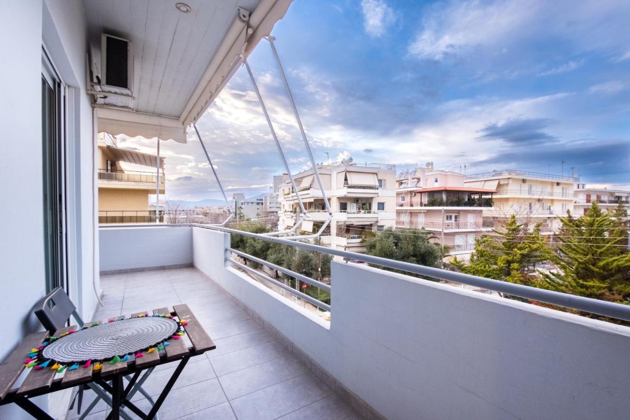 Apartment With Parking Near Medical Center Атина Екстериор снимка