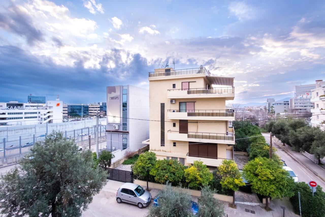Apartment With Parking Near Medical Center Атина Екстериор снимка